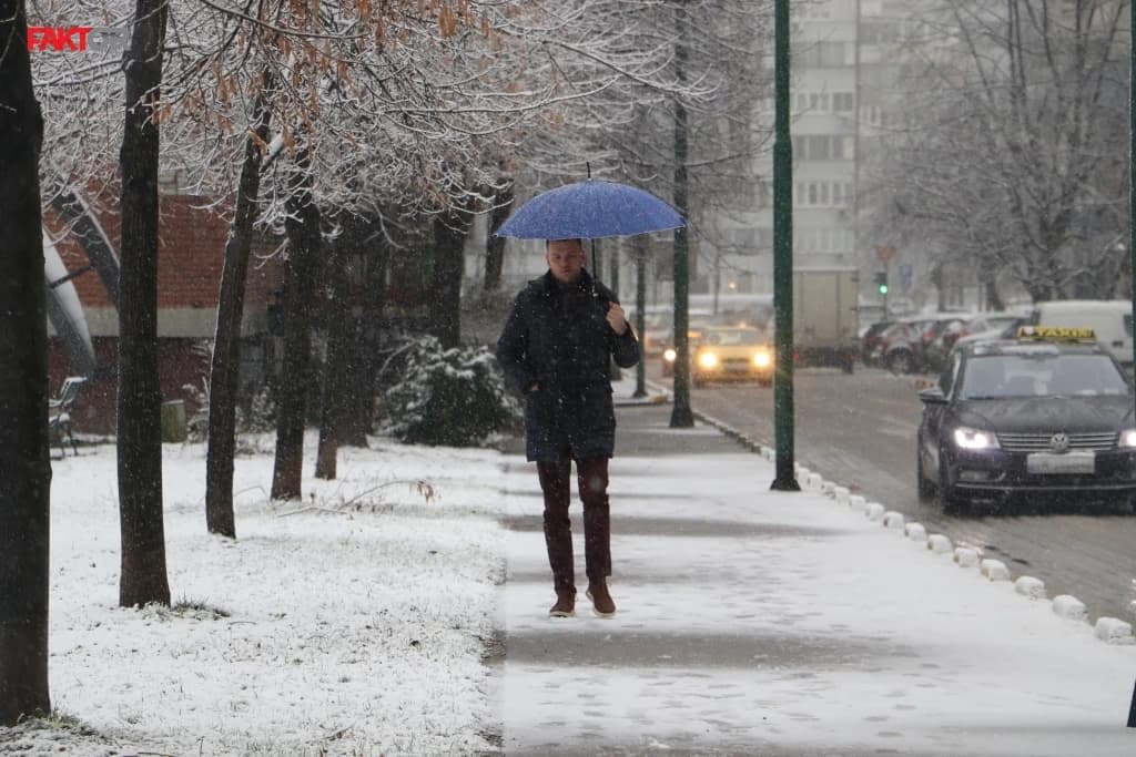 Danas pretežno oblačno, očekuju se slabije padavine
