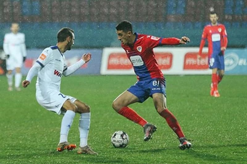 Neslavan početak: Još jedan premijerligaški derbi bez publike