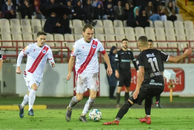 Nastavlja se Premijer liga: Derbi kola u subotu, pet susreta u TV prijenosu