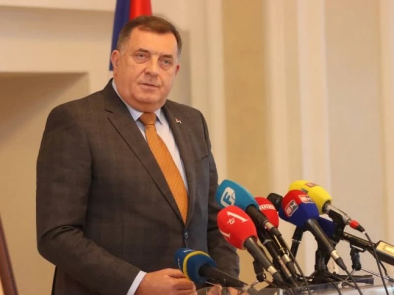 Skandalozni Dodik: Zašto u Schmidtovom izvještaju nema ni riječi o punim džamijama u BiH
