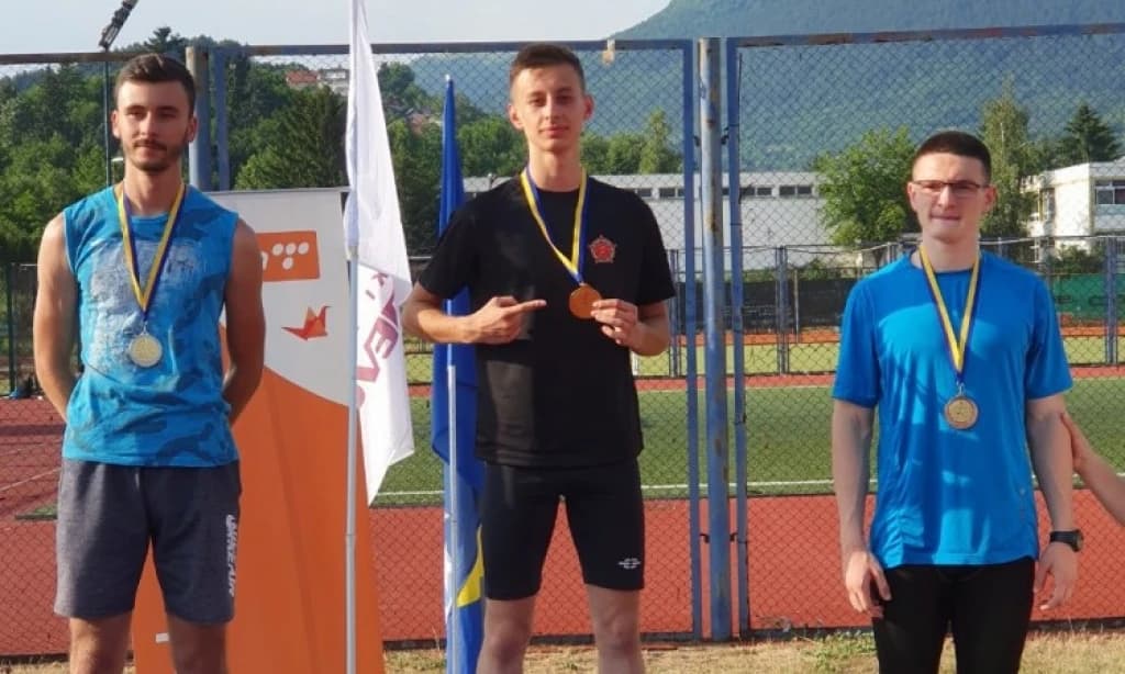 Dvostruka titula juniorskog prvaka BiH za Hajrudina Vejzovića