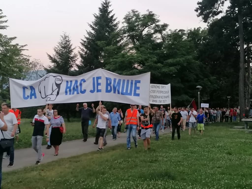 Sa skupa u Banjoj Luci poslana tri zahtjeva policiji i gradonačelniku