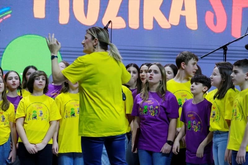 "Muzika spaja": Održan zajednički koncert mladih iz Sarajeva, Istočnog Sarajeva i Niša