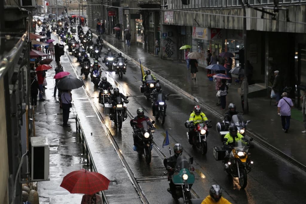 Više od 500 motorista iz Sarajeva krenulo za Potočare