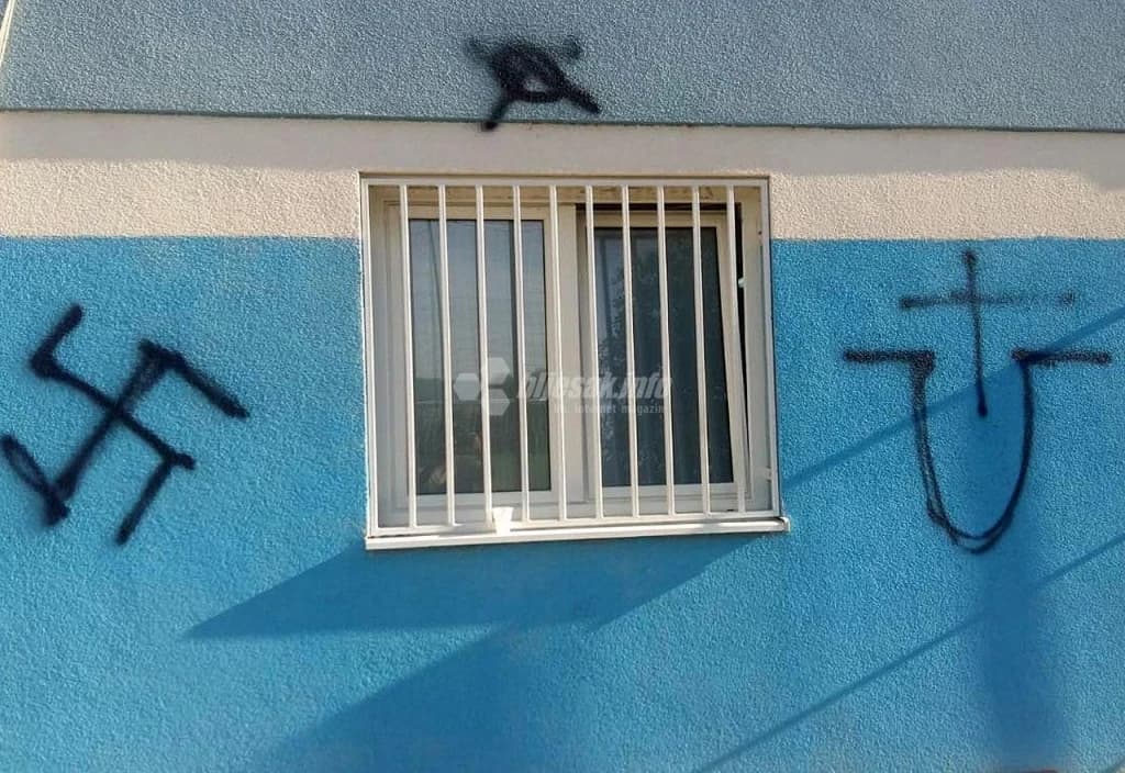 Sramotno: Navijači Širokog iskazali nezadovoljstvo nacističkim simbolima