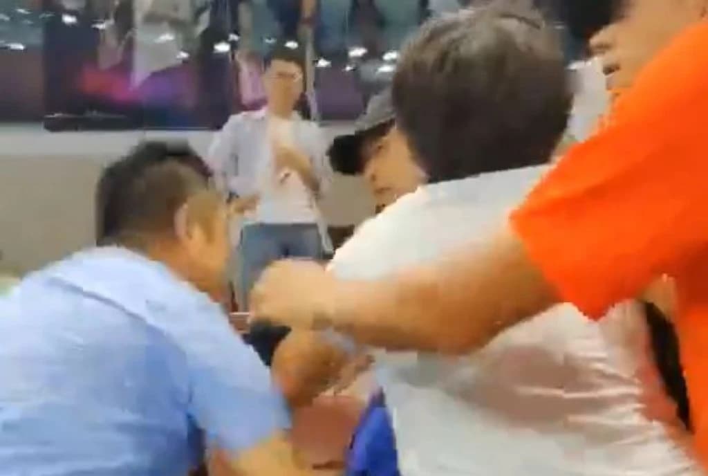 Žestok obračun na tribinama prouzrokovao navijač koji je vrijeđao Shuai Zhang