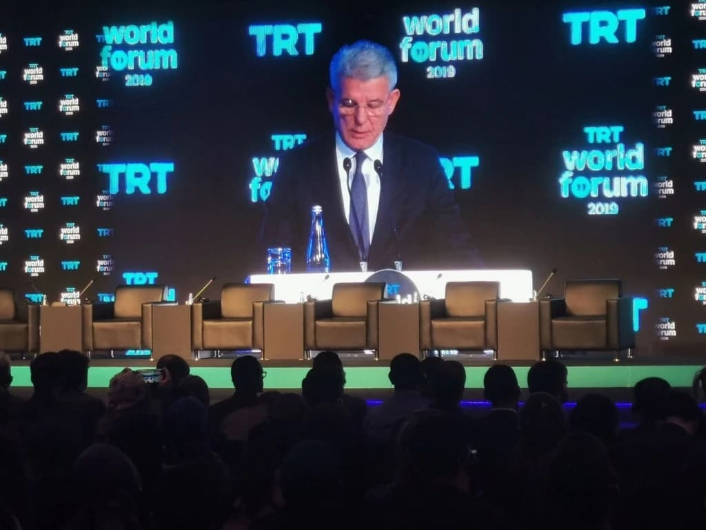 Džaferović u Istanbulu: Priznanja promotorima zločinačke Miloševićeve politike štetna su za cijeli svijet