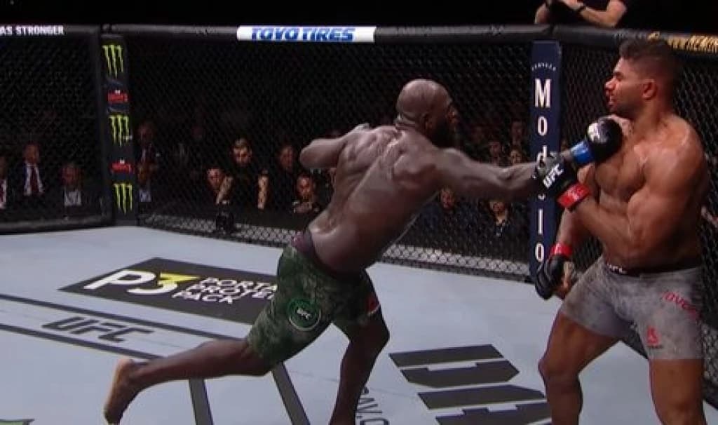 Ostao bez dijela usne: Overeem nokautiran četiri sekunde prije kraja meča
