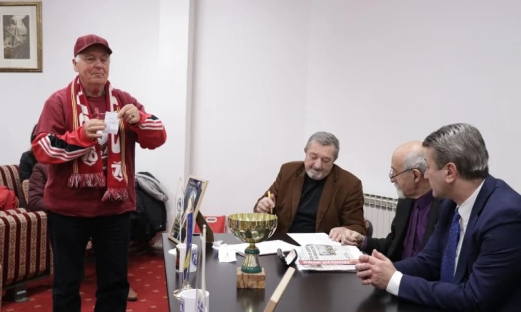 Memorijal "Asim Ferhatović Hase" otvaraju Željezničar i Vratnik