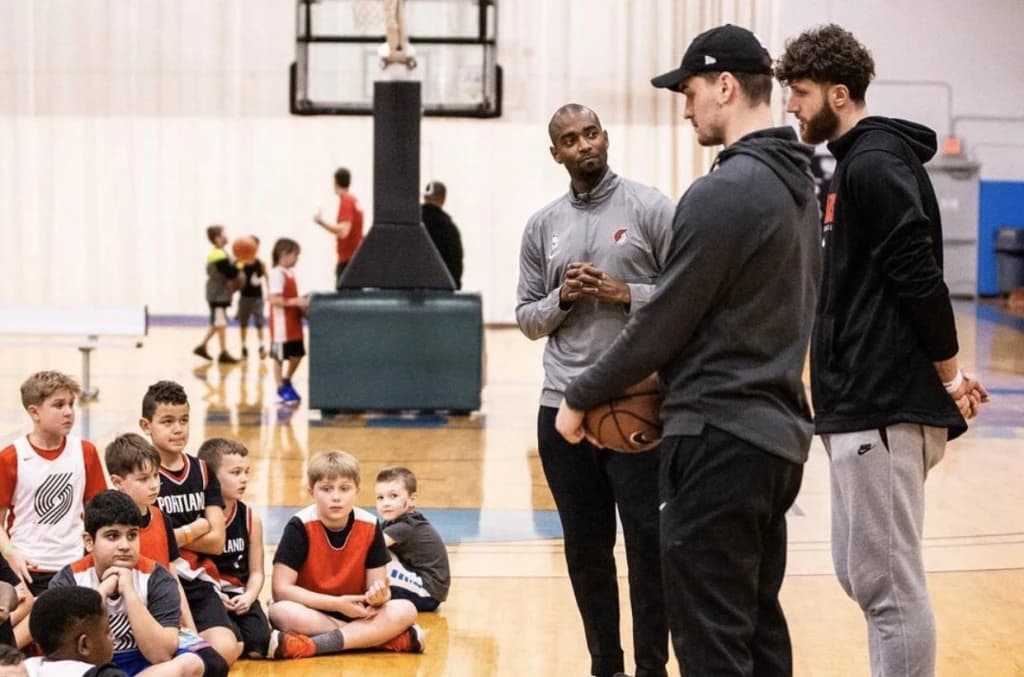 Nurkić se družio s mališanima u kampu Beaverton Hoop YMCA