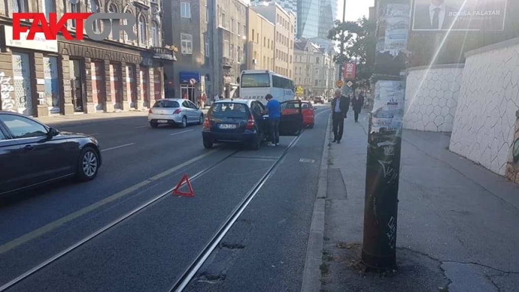Udes u Sarajevu, tramvaji idu do Željezničke stanice