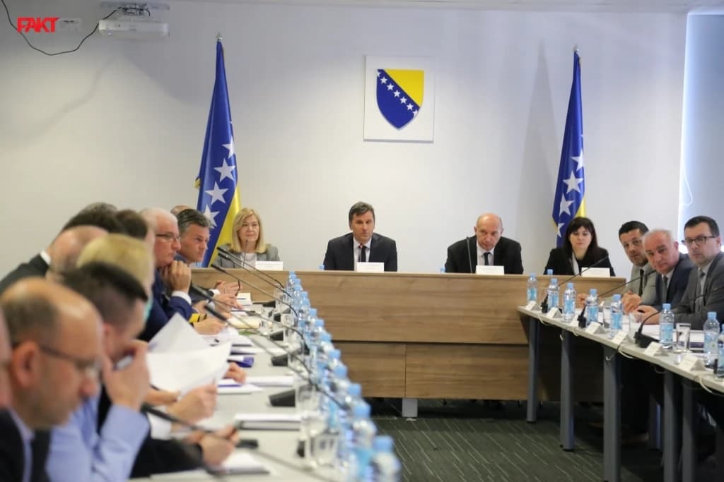 Počela proširena sjednica Vlade FBiH o koronavirusu