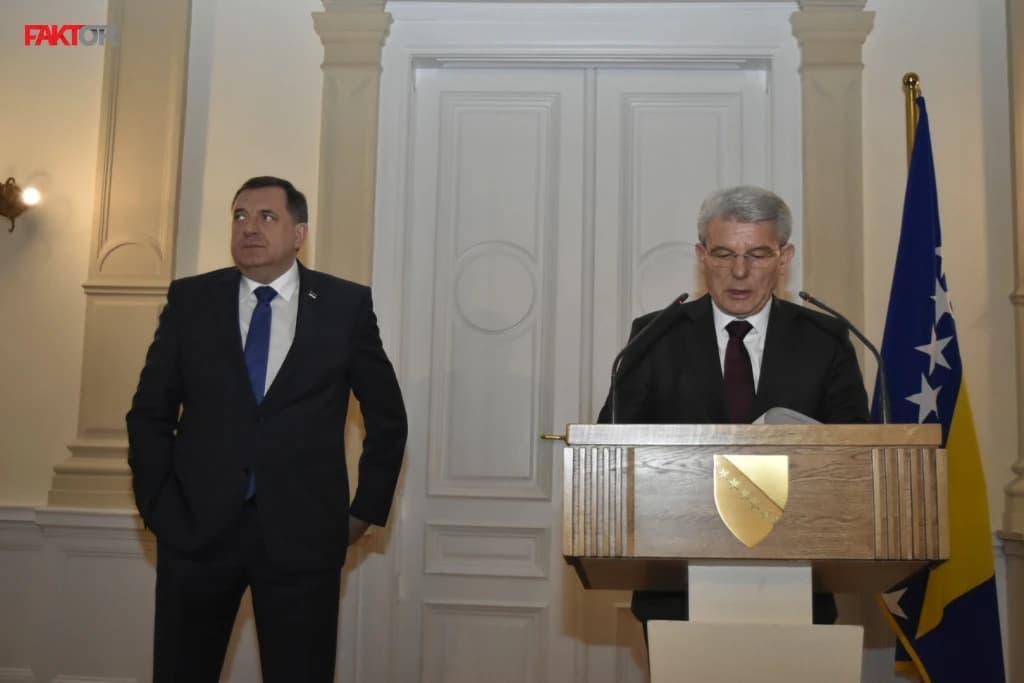 Okončana vanredna sjednica Predsjedništva BiH, Džaferović i Dodik uputili poruke građanima