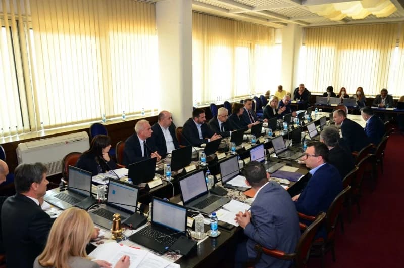Vlada FBiH: Mjere za očuvanje radnih mjesta, stabilnosti PIO i bankarskog sektora