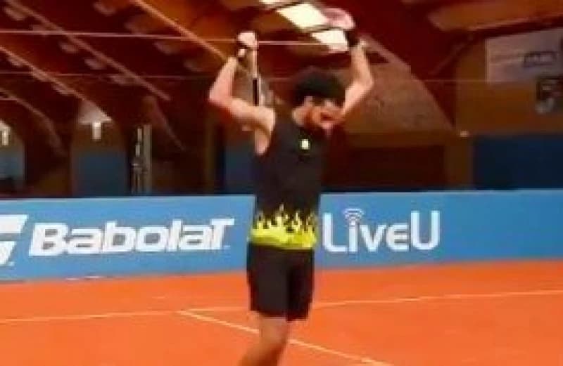 Počeo se igrati tenis, potez njemačkog tenisera postao viralni hit