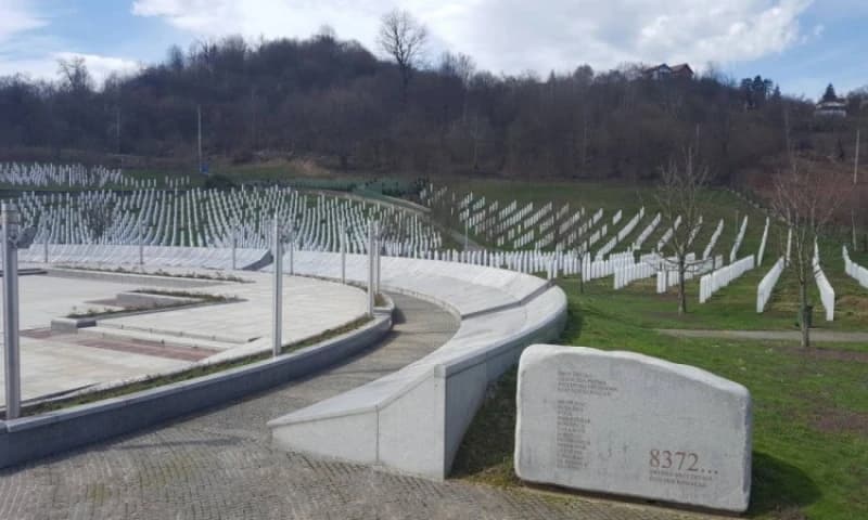 Preživjele žrtve genocida u Srebrenici podsjećaju svijet na trajnu traumu