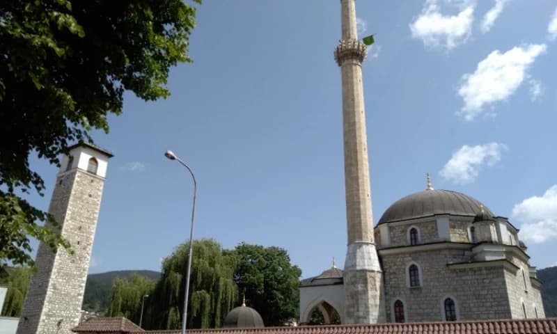 Sa munara džamija odjekuje Salla za žrtve genocida, šehide Bosne i Hercegovine