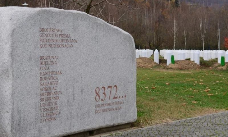 Brojni govornici na obilježavanju 25. godišnjice genocida u Potočarima