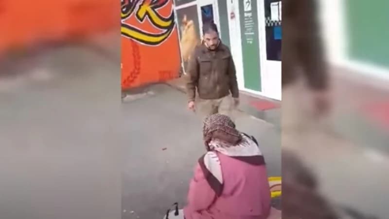 Objavljen snimak: Migrant koji je u Tuzli ženu udario u glavu dobio prekršajni nalog