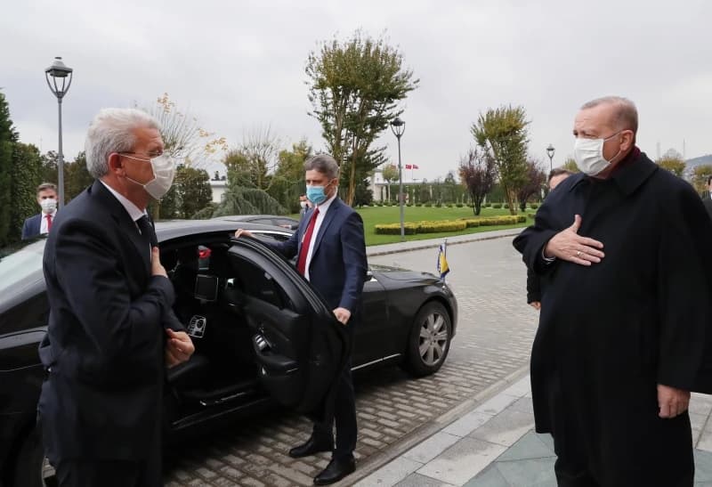 Erdogan se u Istanbulu sastao sa Džaferovićem
