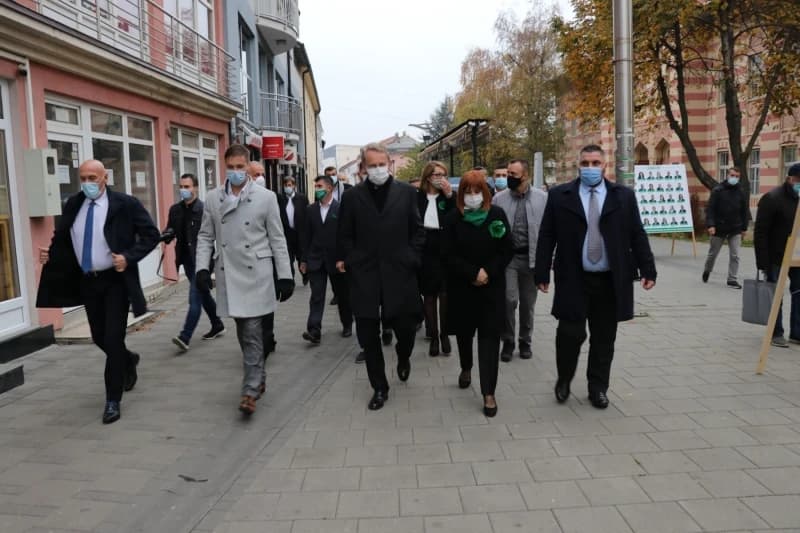 Izetbegović: Vučić nema razloga da bude nervozan zbog namjenske industrije u BiH